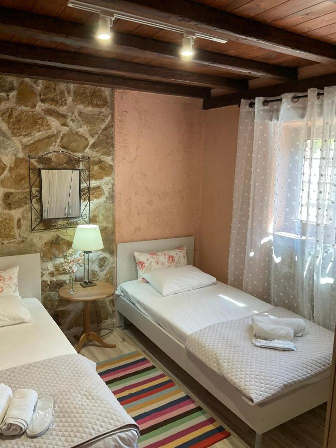 Villa Stonehouse & Casa Al Sole E Al Mare à Nea Roda Extérieur photo